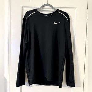 Nike men’s running top